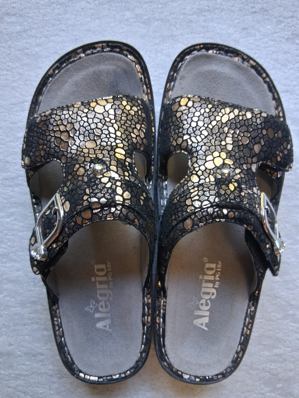 Alegria Womens Size 7 Metallic Black & Gold Slide Sandals